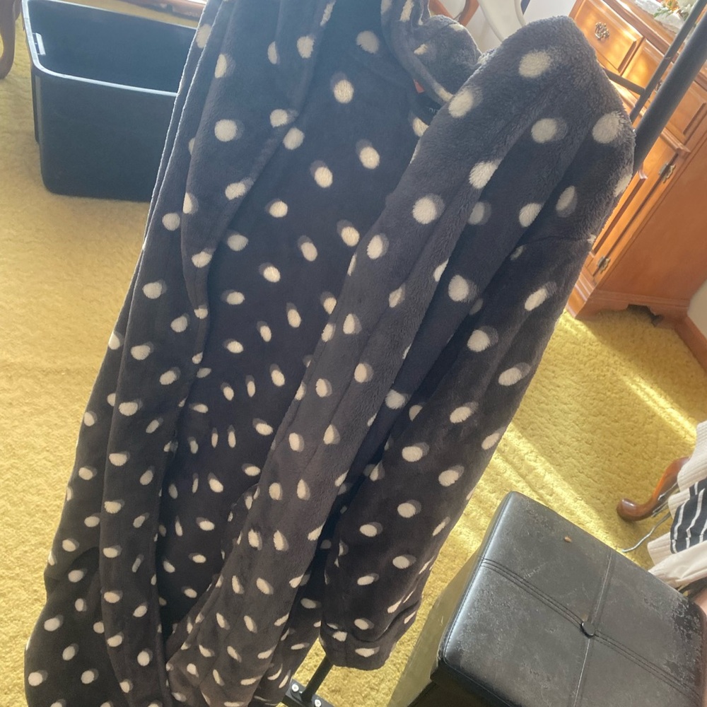 Gray polka dot robe